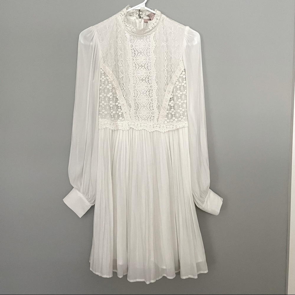 NEW✨Forever 21 White Lace Long Sleeve Dress